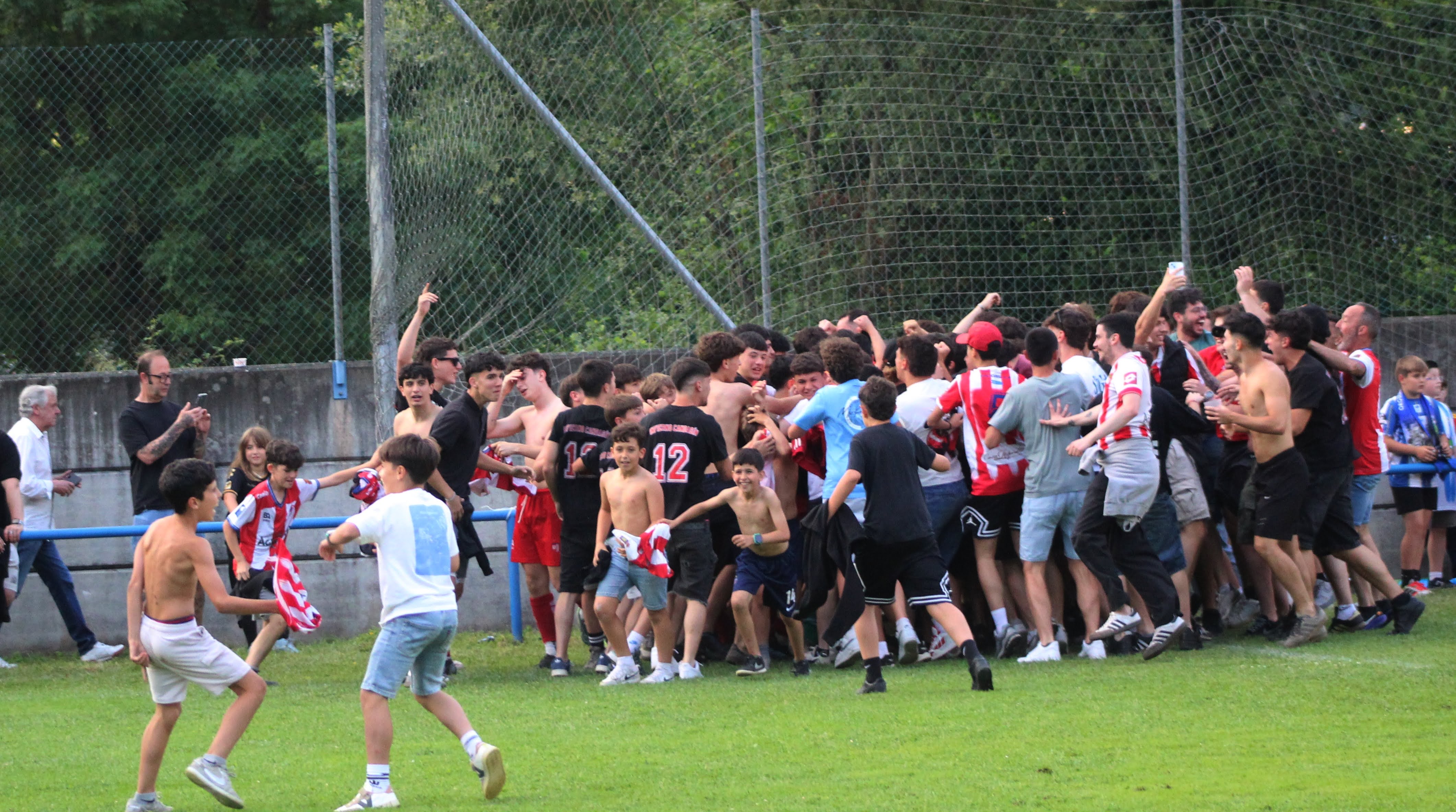 La marea roja invade el campo
